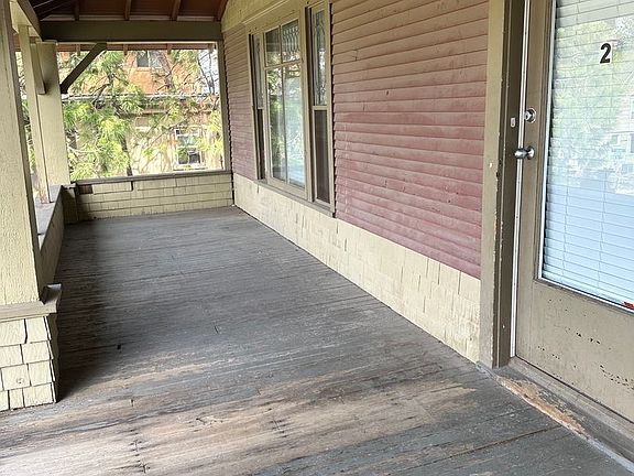 2nd image of 807 S Lincoln Pl #2