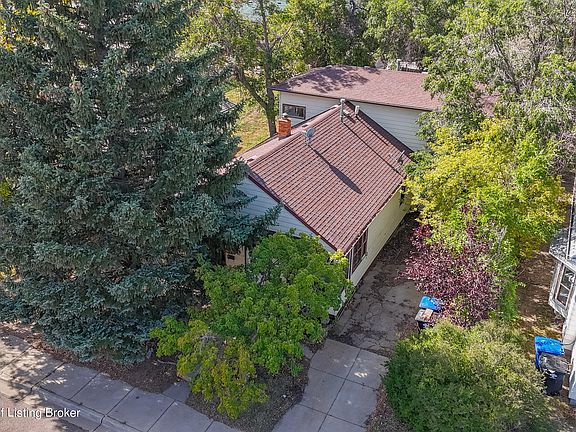 3rd image of 37 8th Ave W