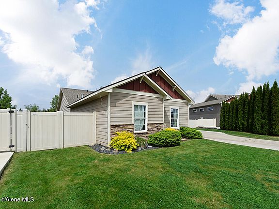 3rd image of 3622 E Galway Cir