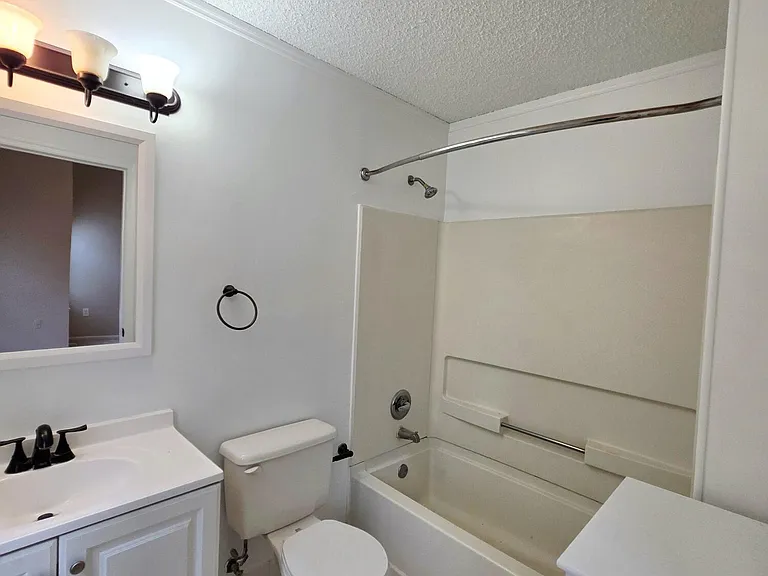58 Madison Ct — Photo 10