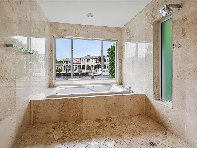 40 Isla Bahia Dr — Photo 15