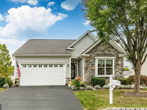 1686 Hance Ln, Garnet Valley, PA 19060