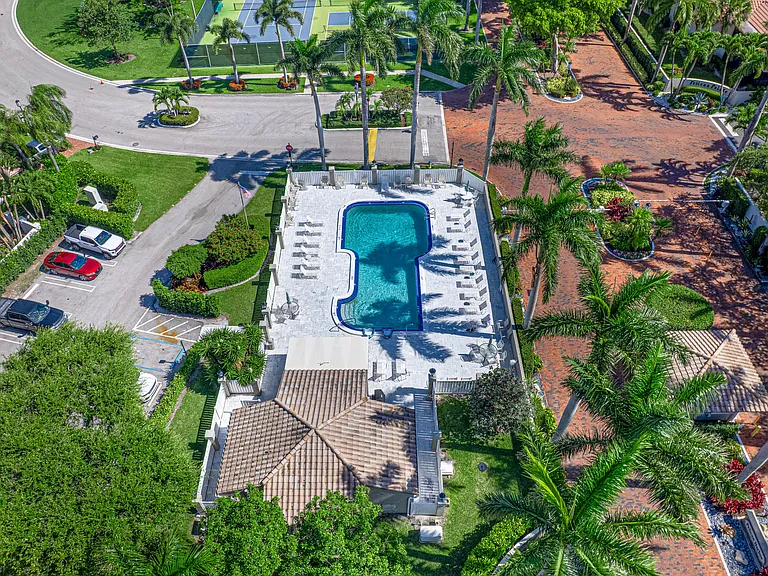 65 Pelican Pointe Dr #2030 — Photo 45