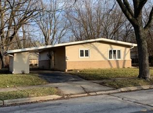 455 Shabbona Dr, Park Forest, IL 60466