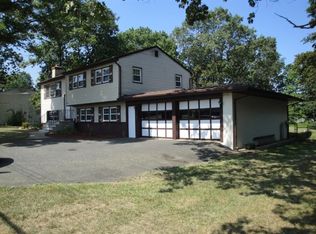 410 Nariticong Ave, Hopatcong, NJ 07843
