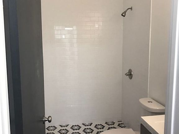 4th image of 1804 S Ashland Ave #10081339
