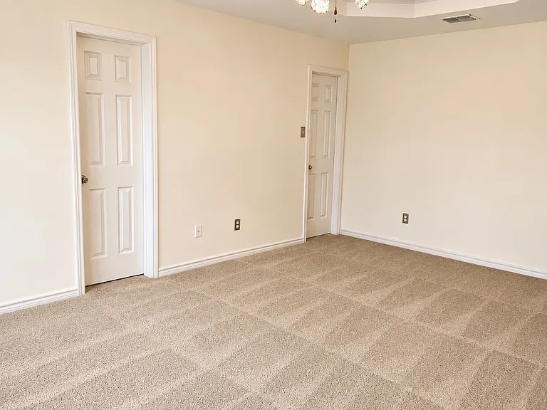 1207 Fox Trail Dr — Photo 17
