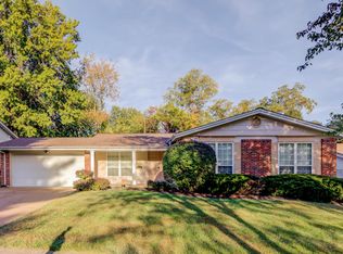 1230 Cedar Creek Rd, Chesterfield, MO 63017