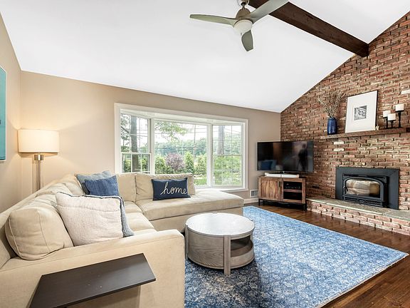 Livingroom_B.jpg