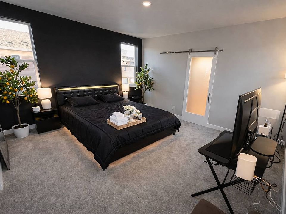 Room, King Size Bed