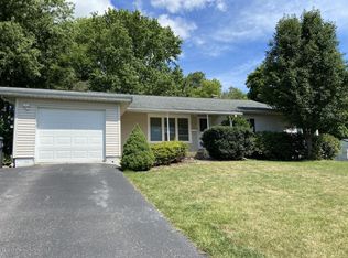 210 Grayson Dr, Clarks Summit, PA 18411