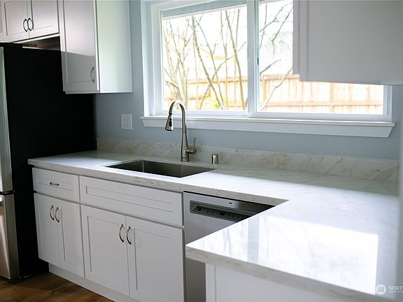 2nd image of 5515 Windemere Dr SE