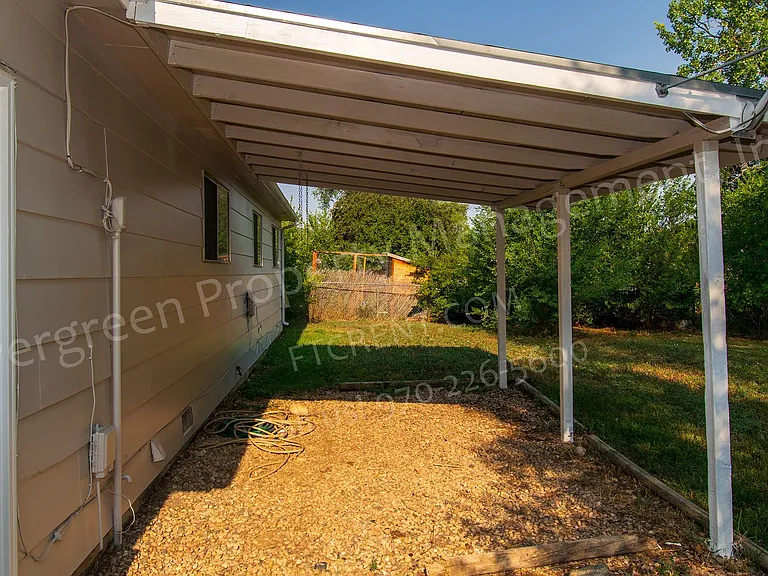 1912 W Plum St — Photo 8