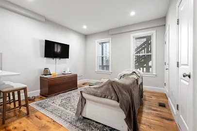 4 bed, $3,675 — Photo 4