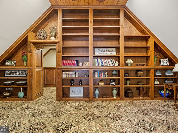 38th image of 1091 Echota Rd
