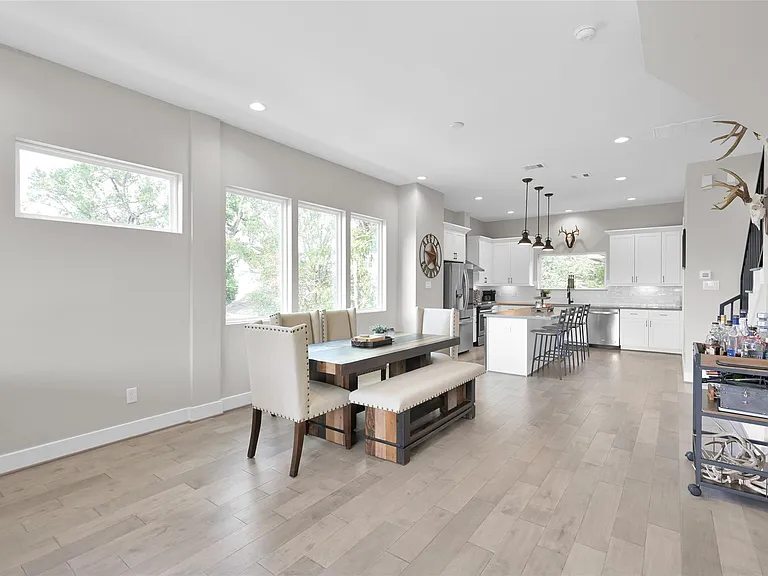 2103 Bevis St — Photo 16