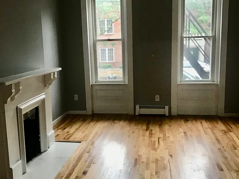 133 Howe St #1 — Photo 3