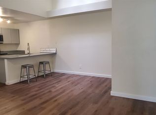 7013 S 43rd St, Phoenix, AZ 85042