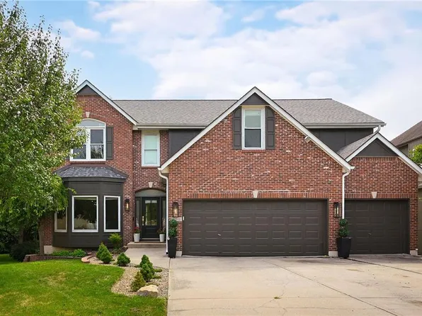 1149 SW Sunflower Dr, Lees Summit, MO 64081