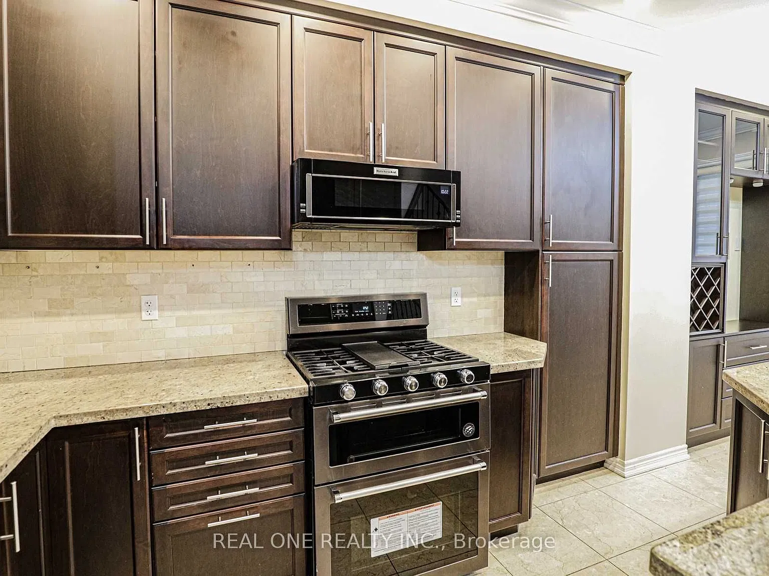4 bed, $3,900 — Photo 4