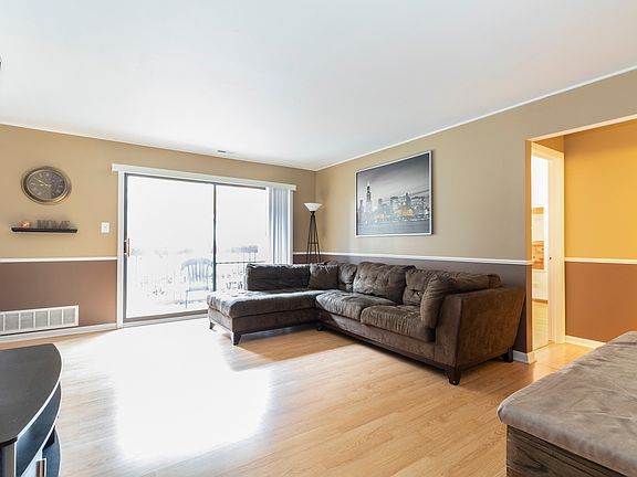 2nd image of 15709 Peggy Ln APT 1