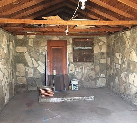 5th image of 211 E Richard St