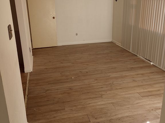 3rd image of 13 W Sunrise Ave