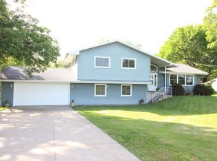 4310 Indian Creek Rd, Marion, IA 52302