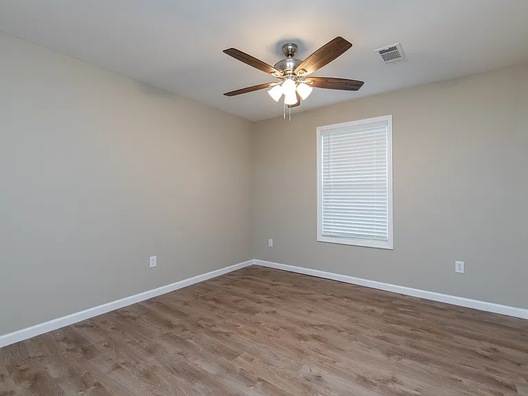 132 Alycia Dr — Photo 10