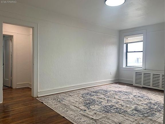 5th image of 203 Willis Ave #3E