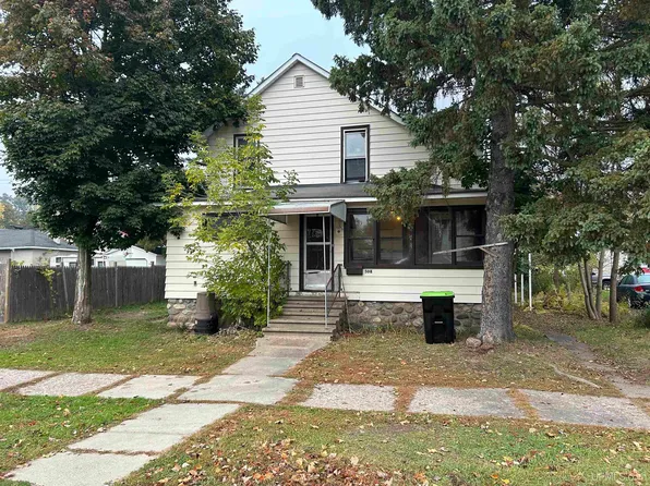 508 W Hughitt St, Iron Mountain, MI 49801