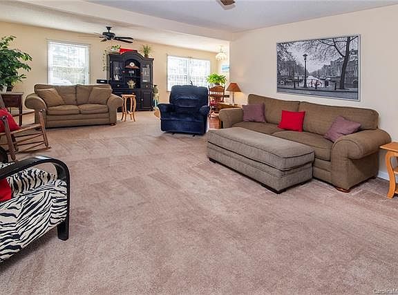 4th image of 2320 Penninger Cres
