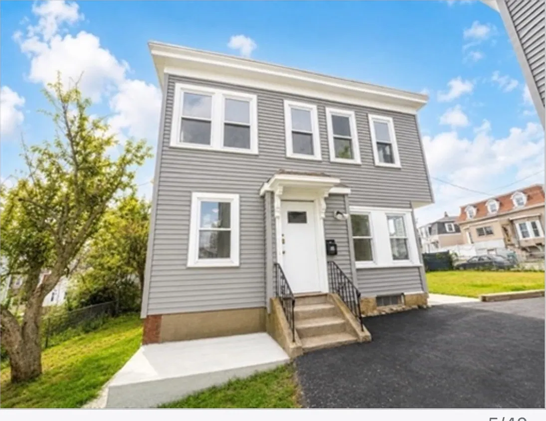 4 bed, 1.5 bath, 1300 sqft, $4,000 — Photo 1