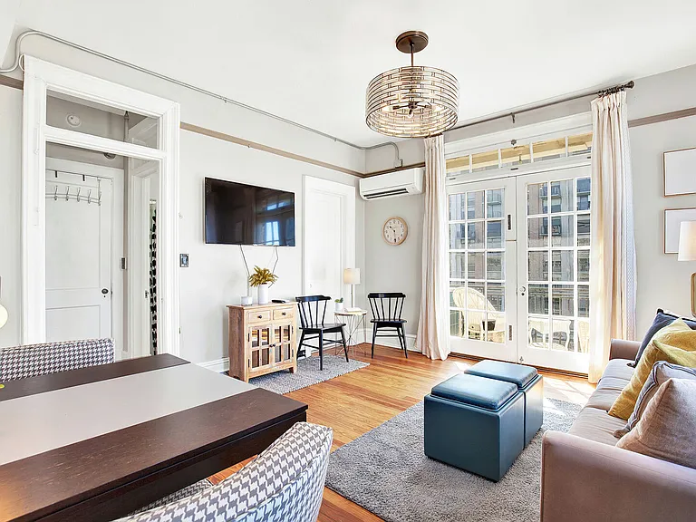 24 E Liberty St #64 — Photo 6