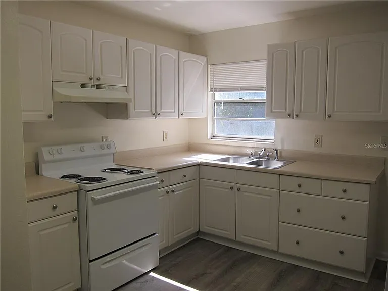 37 NE 21st Ter #B — Photo 10