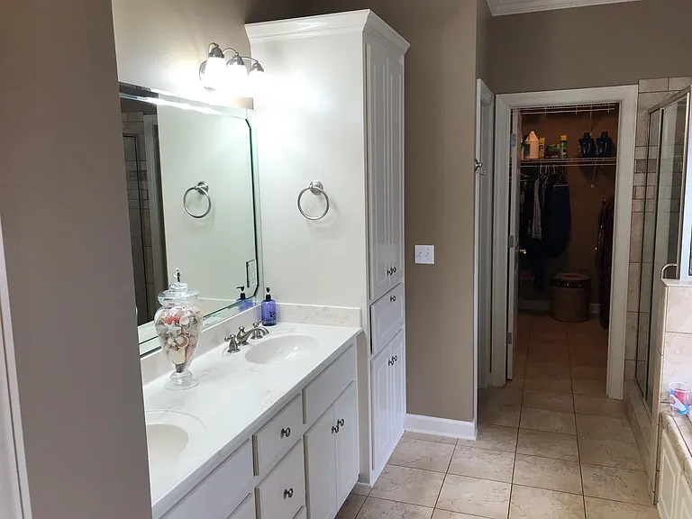 207 Gladstone Way — Photo 4