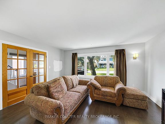 4th image of 71 Newton St