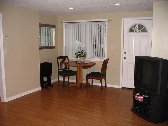 3rd image of 1257 Herrick Ave NE