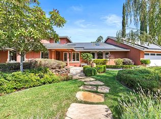 1400 Montclaire Pl, Los Altos, CA 94024