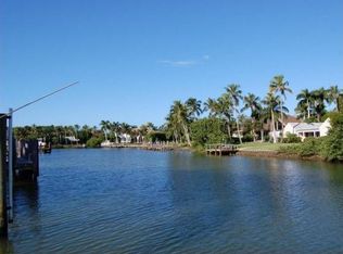 989 Admiralty Parade E, Naples, FL 34102