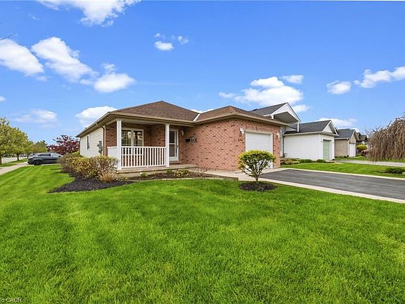 3rd image of 296 Autumn Cres
