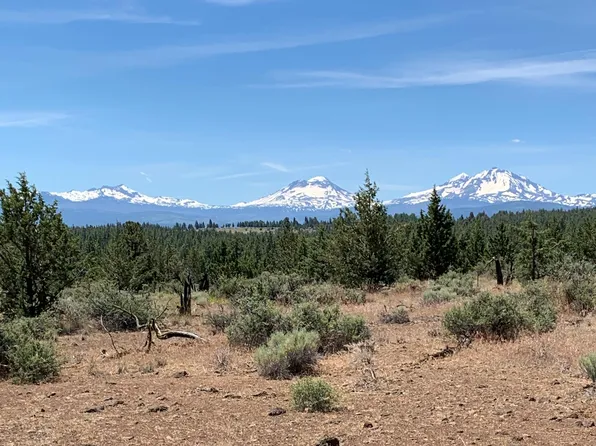 17180 Wilt Rd, Sisters, OR 97759