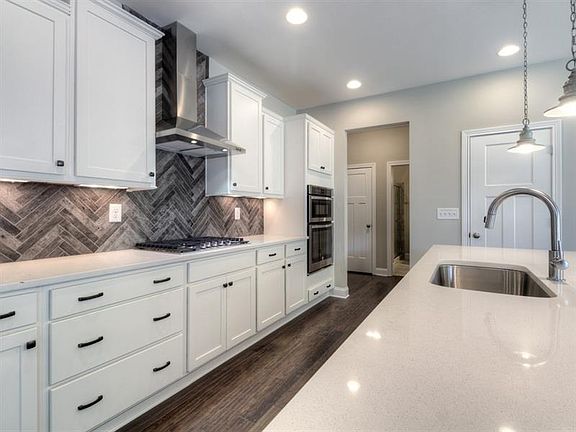 3rd image of 146 Millstone Manor Ct