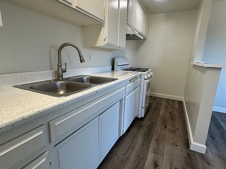 Lassen Carriage House LLC — Photo 14