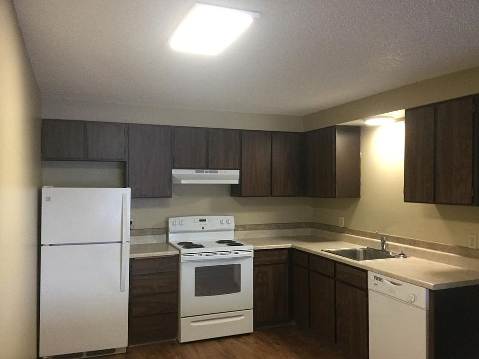 2nd image of 1105 S 1st St APT F11