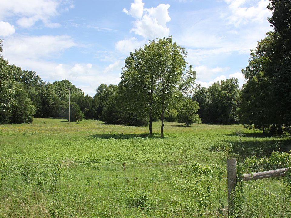 2nd image of 2 Holly Grove Rd