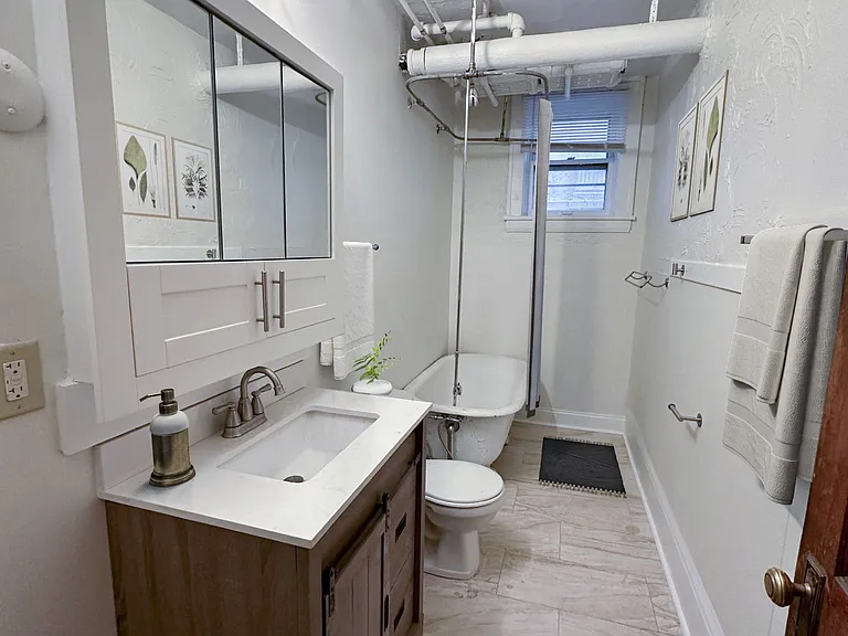 2429 Emerson Ave S #B2 — Photo 6
