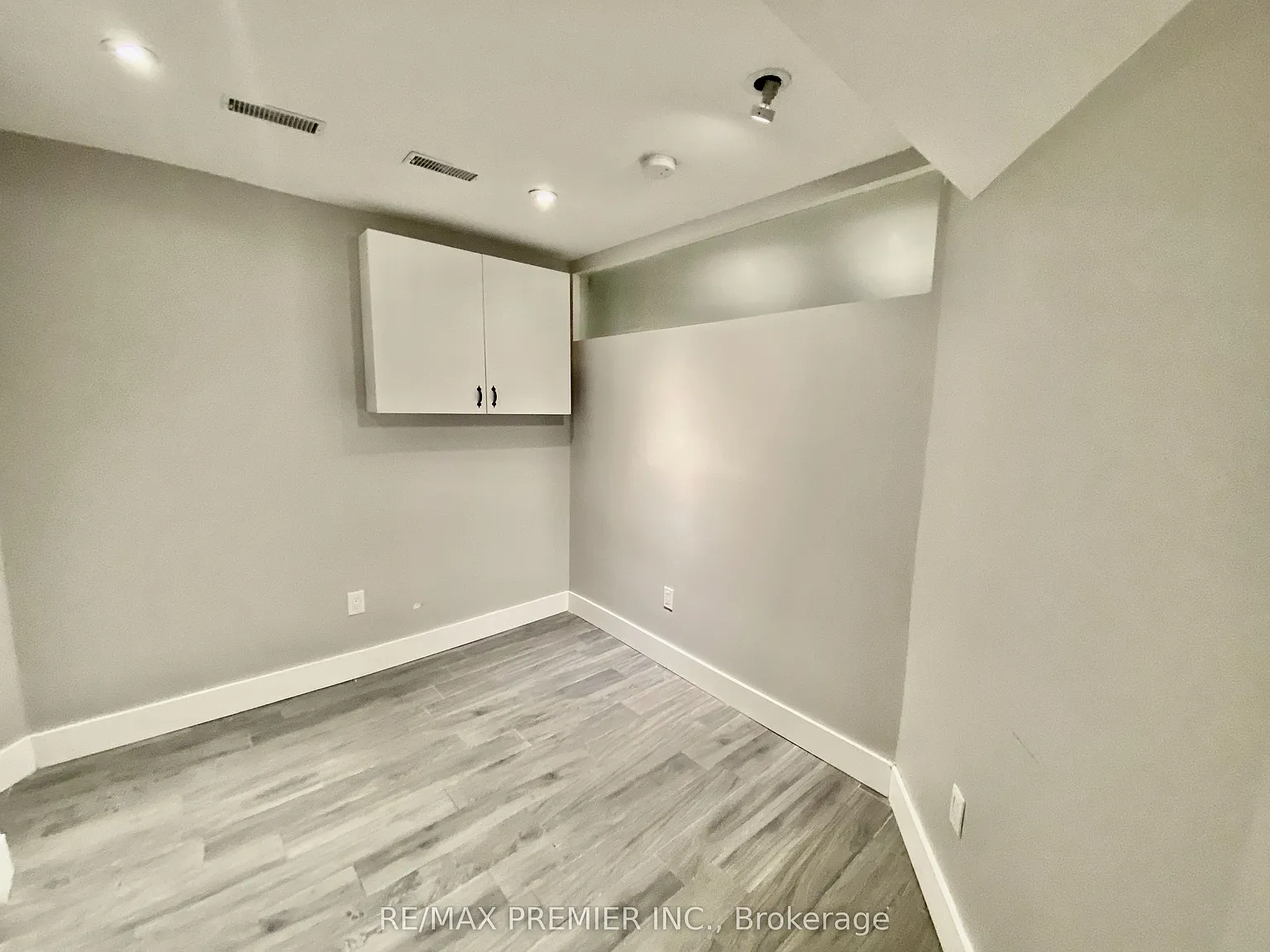 2 bed, $2,095 — Photo 2