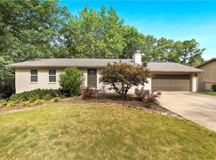 727 N Rockcliff Rd, Fayetteville, AR 72701
