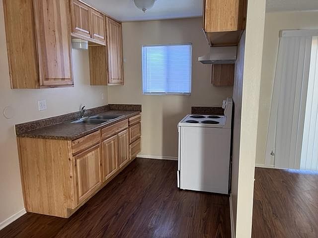 2nd image of 6401 Hummingbird St APT 101